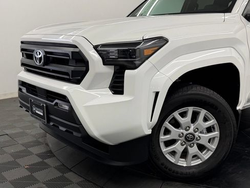 Certified 2026 Toyota Tacoma SR5 AWD/4WD image 4