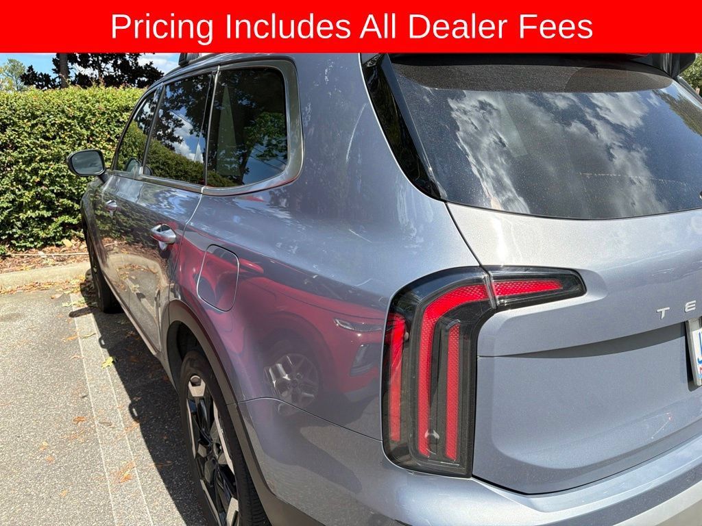 Certified 2023 Kia Telluride EX FWD image 5