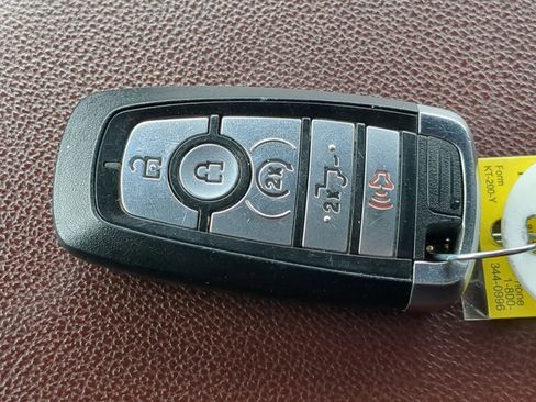 Used 2023 Ford F150 Lariat w/ Equipment Group 502A High image 39