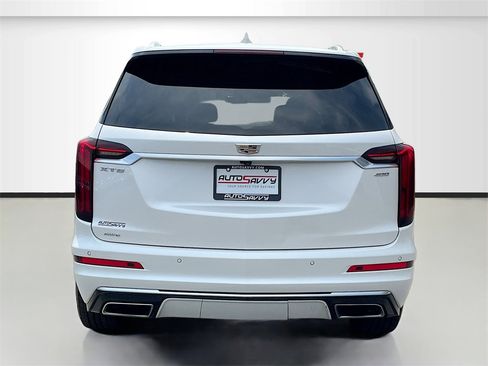 Used 2022 Cadillac XT6 Premium Luxury image 6