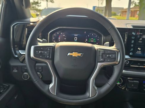 Used 2026 Chevrolet Silverado 1500 LTZ w/ LTZ Convenience Package II AWD/4WD image 14
