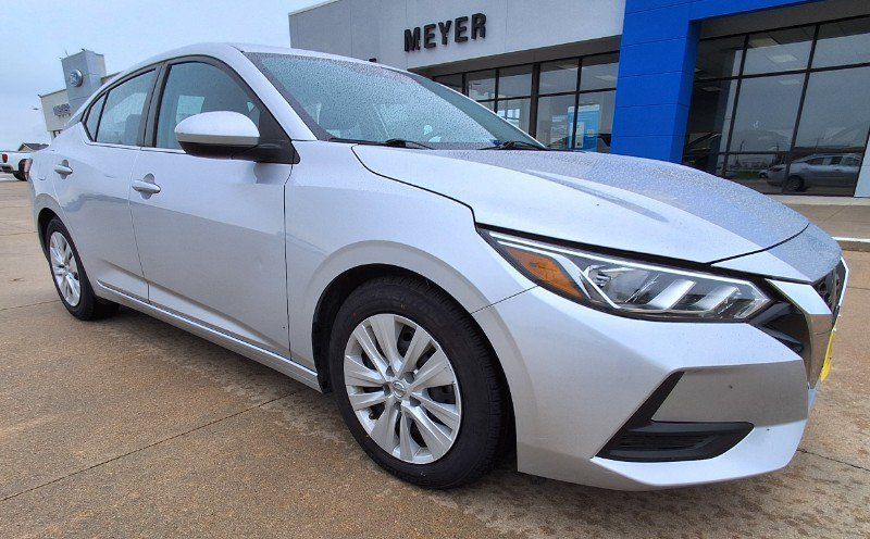Used 2022 Nissan Sentra S FWD image 2