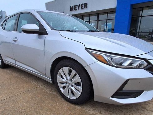 Used 2022 Nissan Sentra S FWD image 2