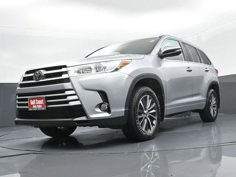 Certified 2018 Toyota Highlander XLE image 31