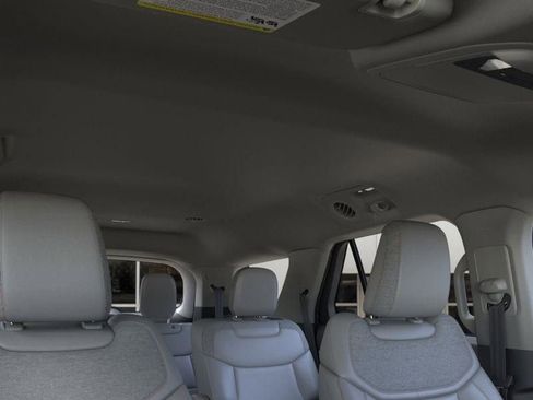 New 2025 Ford Explorer Active w/ Active Comfort Package image 22