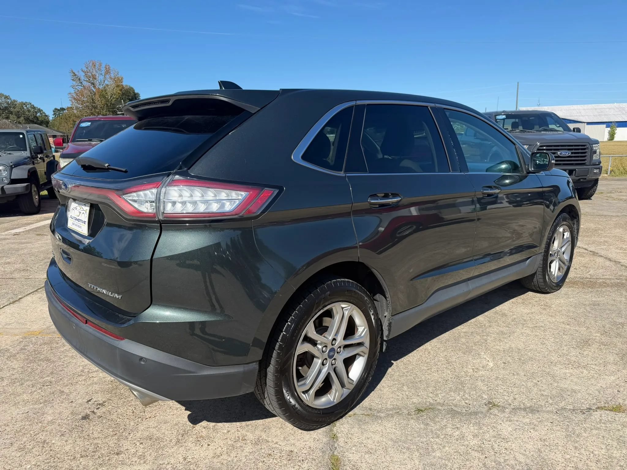 Used 2015 Ford Edge Titanium w/ Technology Package FWD image 5