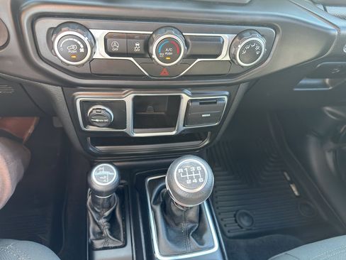 Used 2020 Jeep Wrangler Sport image 16