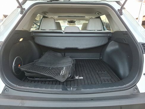 Used 2023 Toyota Corolla Cross LE image 28