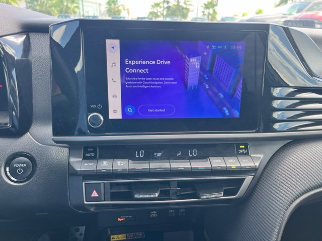 Used 2025 Toyota Camry SE FWD image 12