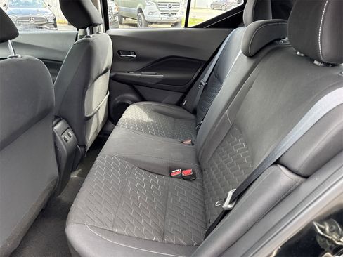 Used 2021 Nissan Kicks SV image 10