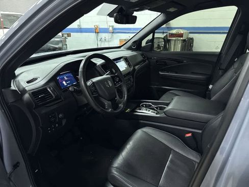 Certified 2024 Honda Passport Black Edition image 31