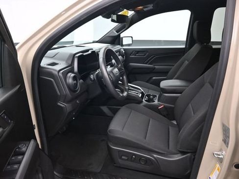 Used 2024 Chevrolet Colorado Trail Boss w/ Advanced Trailering Package AWD/4WD image 9