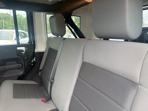 Used 2010 Jeep Wrangler Unlimited Sport AWD/4WD image 19