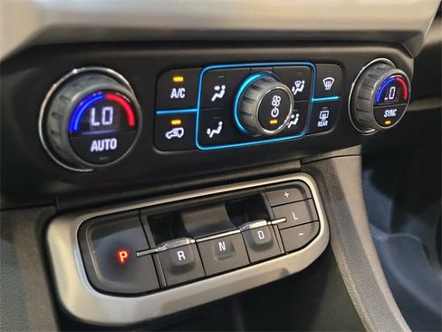 Used 2022 GMC Acadia SLE w/ Driver Convenience Package image 20