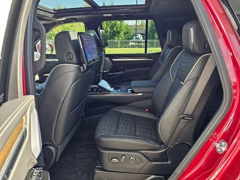 New 2026 Cadillac Escalade Platinum Luxury AWD/4WD image 17