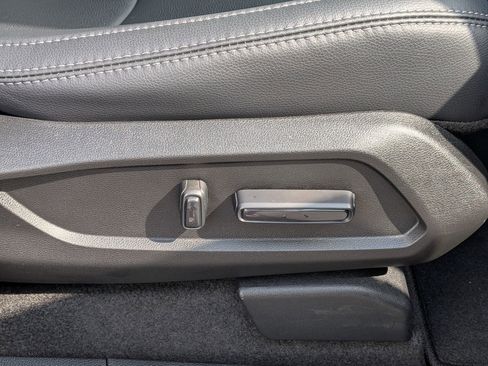 Used 2025 Honda Pilot EX-L image 38