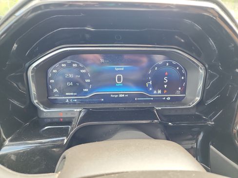 Certified 2023 Chevrolet Silverado 1500 High Country w/ Technology Package AWD/4WD image 22
