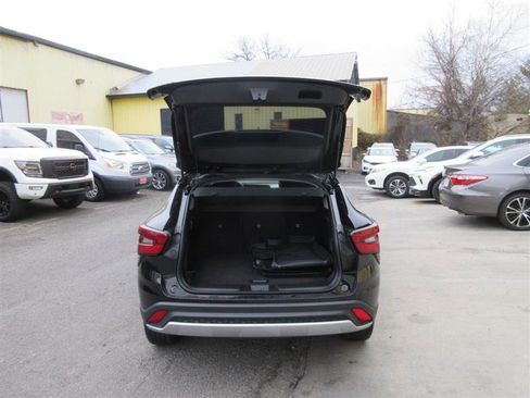 Used 2024 Chevrolet Trax LT image 5