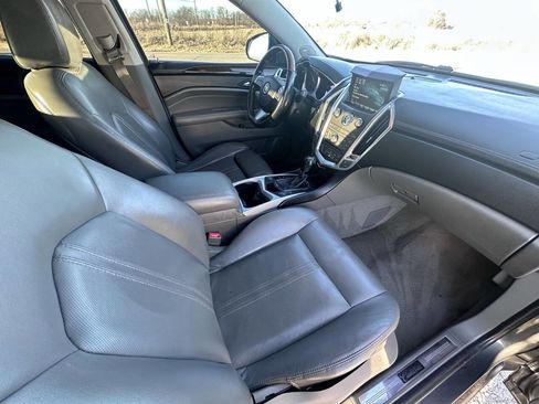 Used 2011 Cadillac SRX Luxury image 6