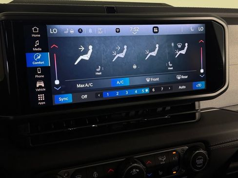 Certified 2025 Jeep Wrangler Unlimited Sahara AWD/4WD image 18