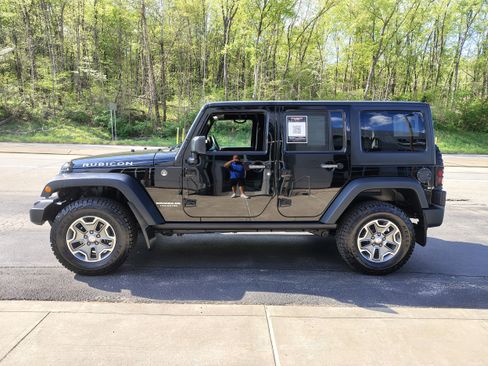 Certified 2017 Jeep Wrangler Unlimited Rubicon w/ Cold Weather Group AWD/4WD image 7
