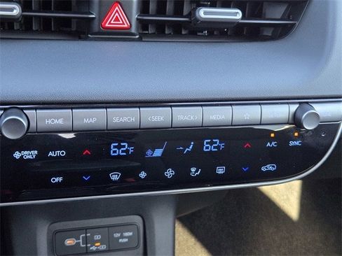 Certified 2025 Hyundai Ioniq 5 SE image 22