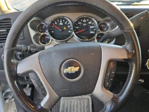 Used 2013 Chevrolet Silverado 2500 LT w/ Interior Plus Package image 15