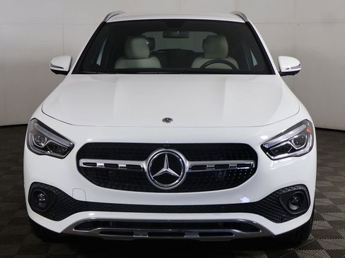 Used 2023 Mercedes-Benz GLA 250 4MATIC w/ Premium Package image 10
