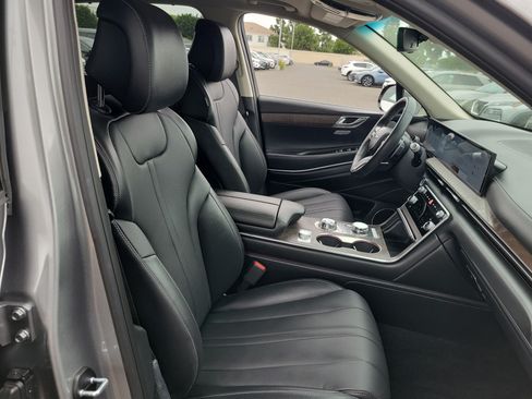 Certified 2026 Genesis GV80 2.5T Select AWD/4WD image 24