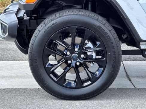 Used 2025 Jeep Wrangler Unlimited Sahara w/ Safety Group image 32