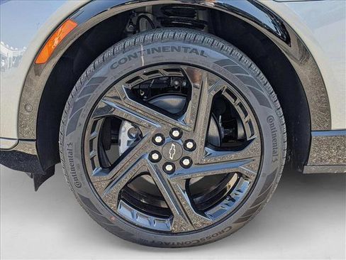 New 2025 Chevrolet Equinox EV RS image 9