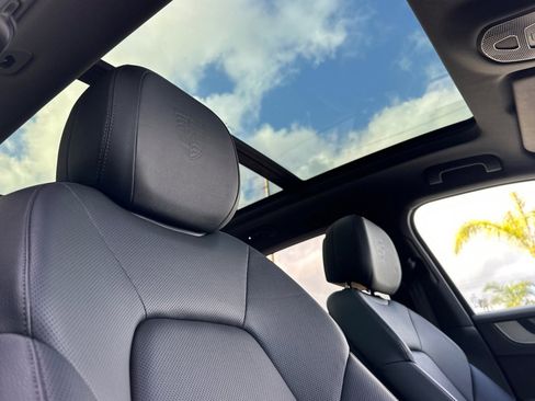 Used 2025 Porsche Cayenne image 17