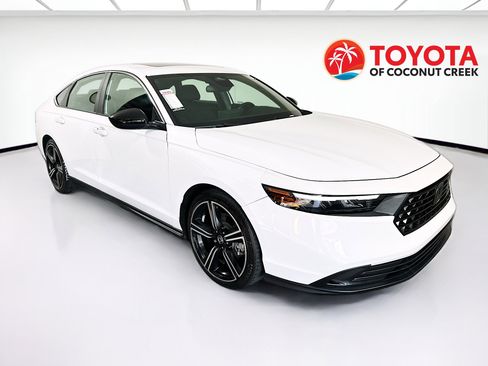 Used 2023 Honda Accord Sport image 1