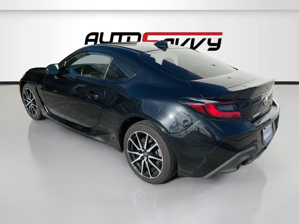 Used 2024 Toyota GR86 RWD image 5
