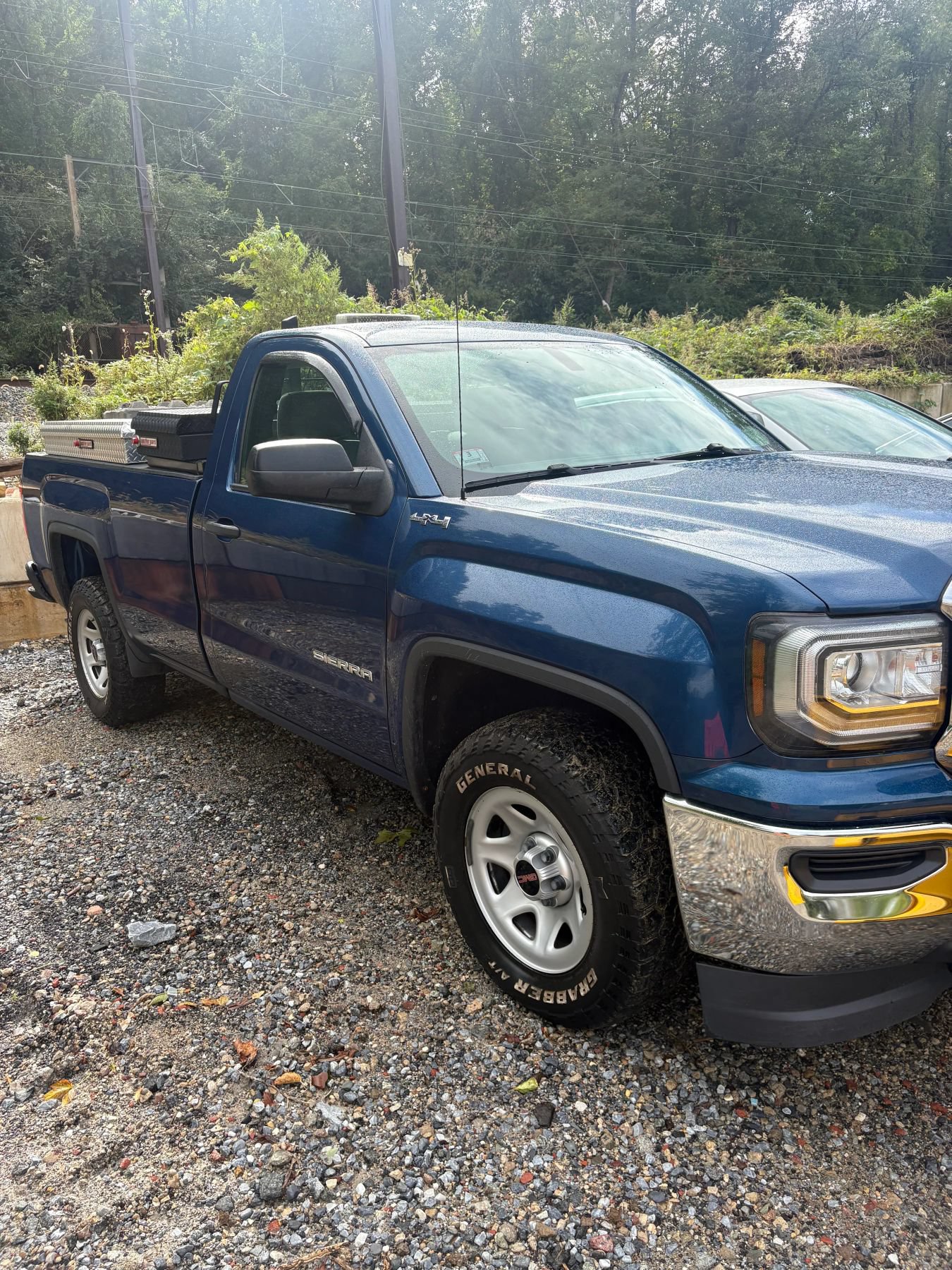Used 2017 GMC Sierra 1500 4x4 Regular Cab image 3