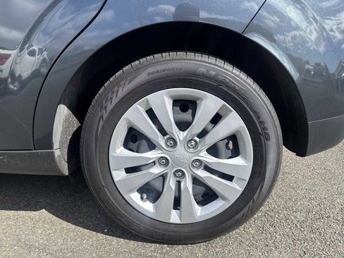 Used 2023 Kia Soul LX image 5