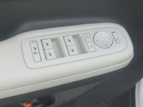 Used 2025 Hyundai Santa Fe SEL FWD image 13