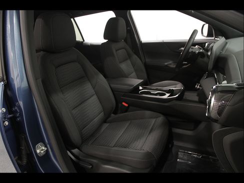Certified 2025 Chevrolet Equinox LT FWD image 17