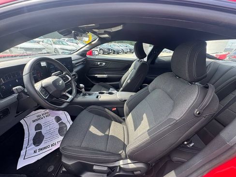 Used 2025 Ford Mustang Coupe RWD image 9