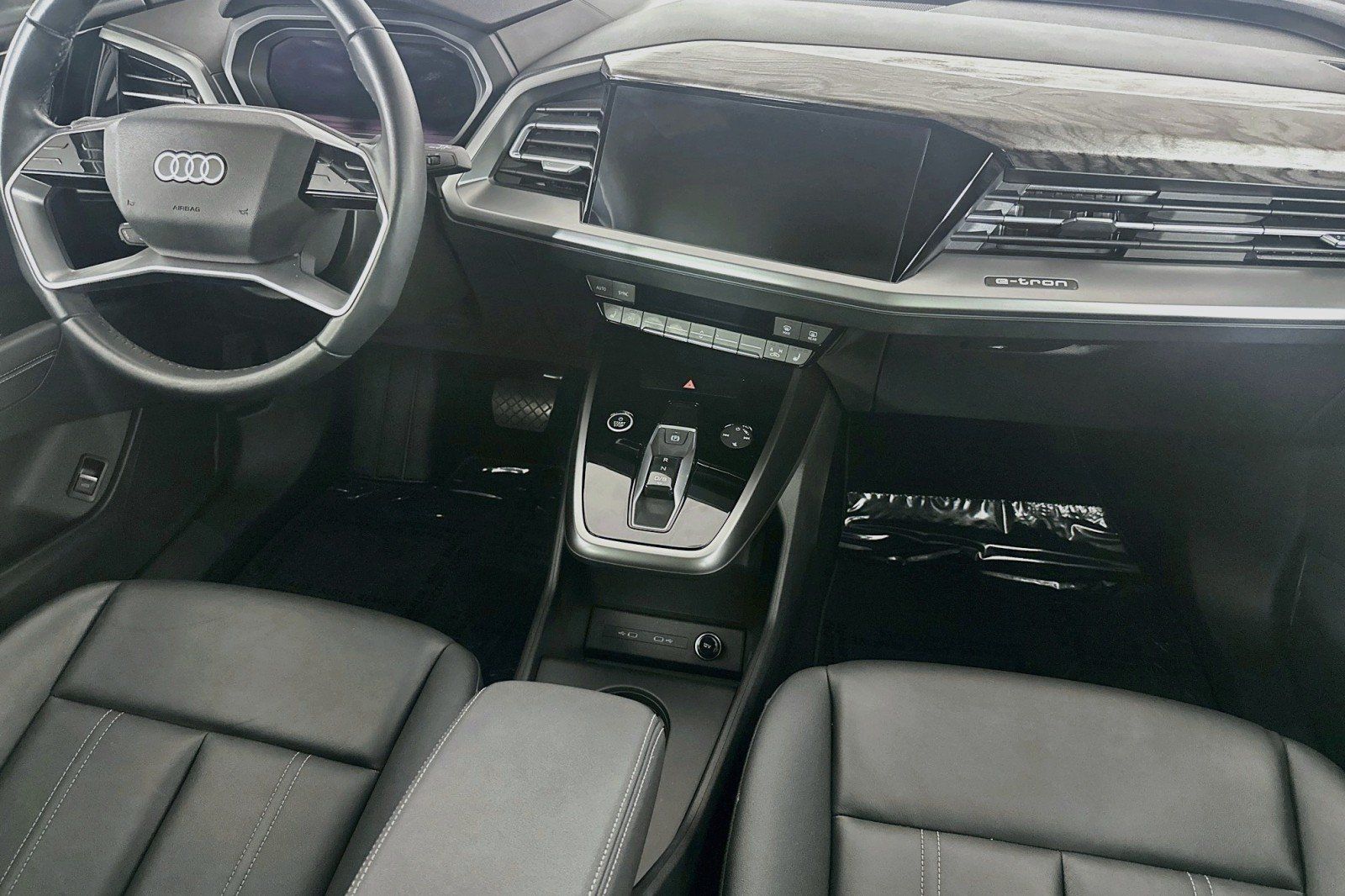 Used 2023 Audi Q4 e-tron Prestige AWD/4WD image 6