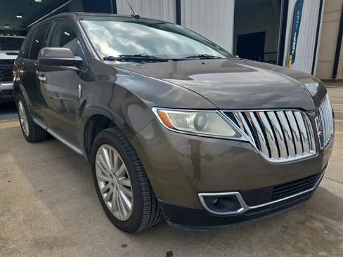Used 2011 Lincoln MKX 2WD w/ 102A Rapid Spec Order Code image 3