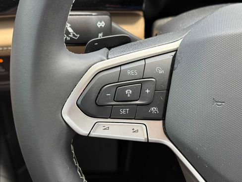 Used 2024 Volkswagen Atlas Cross Sport SE image 21