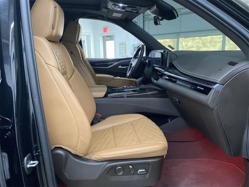 Certified 2024 Cadillac Escalade Sport image 17