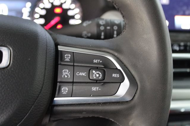 Used 2023 Jeep Compass Limited AWD/4WD image 17