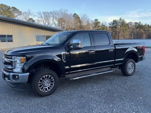 Used 2020 Ford F350 XLT w/ XLT Premium Package image 3