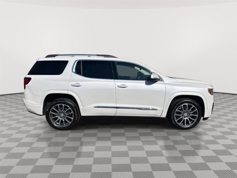 Used 2021 GMC Acadia Denali w/ Denali Technology Package image 4