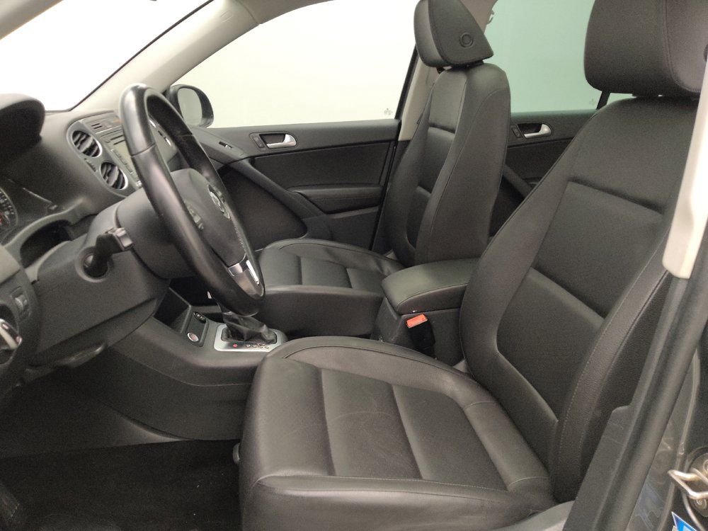 Used 2015 Volkswagen Tiguan SEL FWD image 17