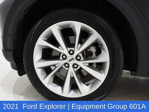 Used 2021 Ford Explorer Platinum w/ Equipment Group 601A AWD/4WD image 6