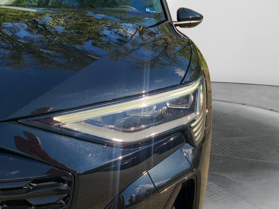 Used 2024 Audi Q8 e-tron Premium AWD/4WD image 26