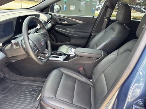 Used 2025 Buick Envista Sport Touring w/ Convenience I Package FWD image 16